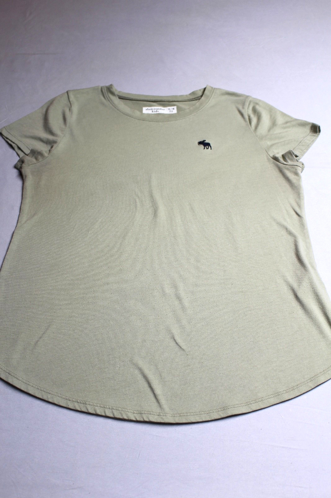 Abercrombie T Shirt Kids Size 15-16 Sage Green Short Sleeve Crew Neck Abercrombie T Shirt Kids Size 15-16 Sage Green Short Sleeve Crew Neck