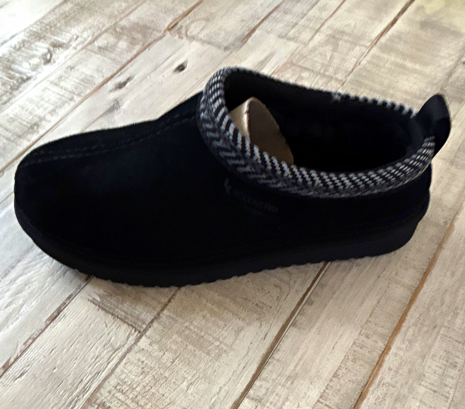 Koolaburra by UGG Koola Women\'s Slip-On Slippers Suede Black/Gray US 8 Koolaburra by UGG Koola Women\'s Slip-On Slippers Suede Black/Gray US 8