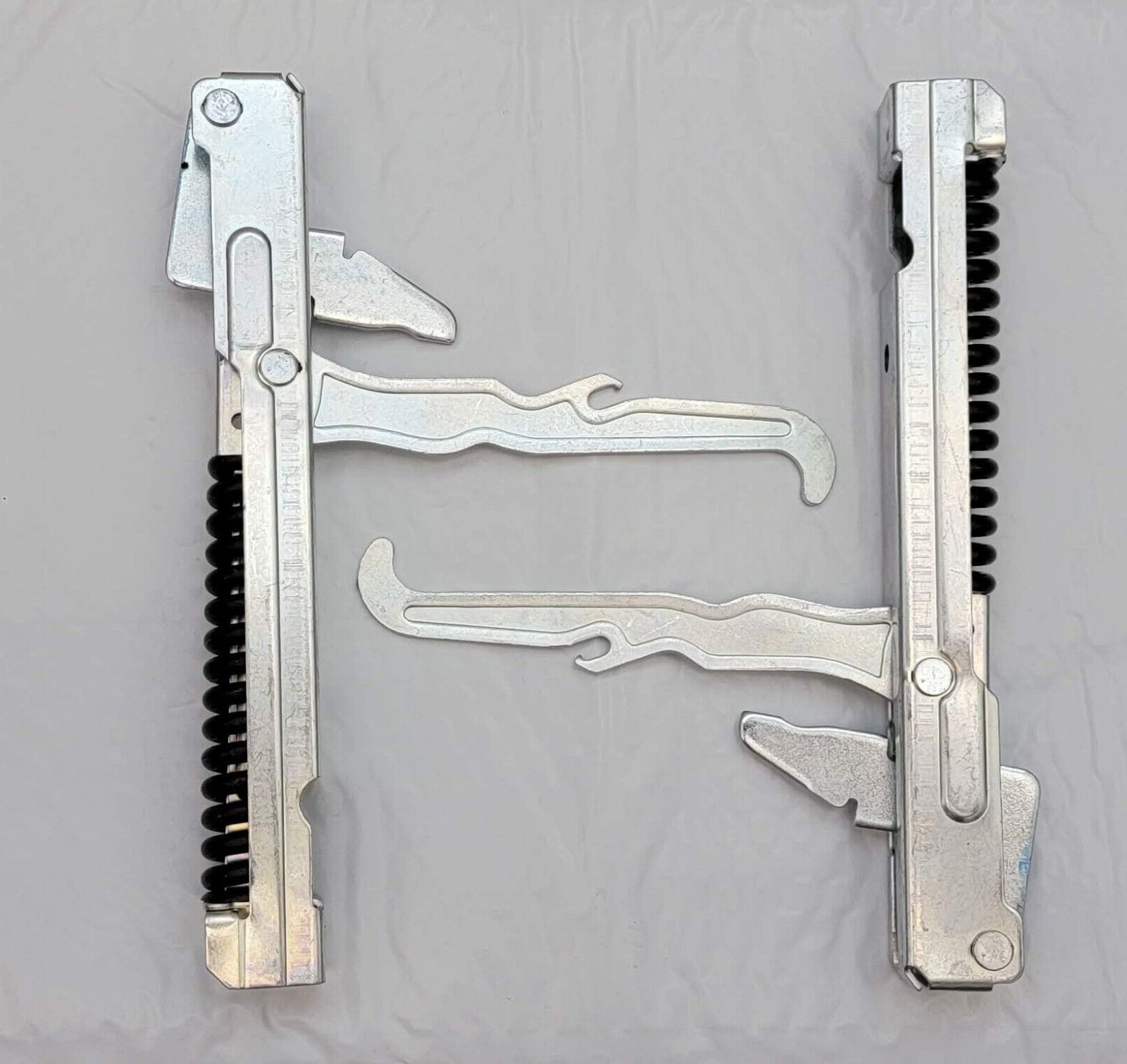 New Thermador 487238, 00487238, 00487239 Hinge Kit (2 Hinges) One Year Warranty New Thermador 487238, 00487238, 00487239 Hinge Kit (2 Hinges) One Year Warranty