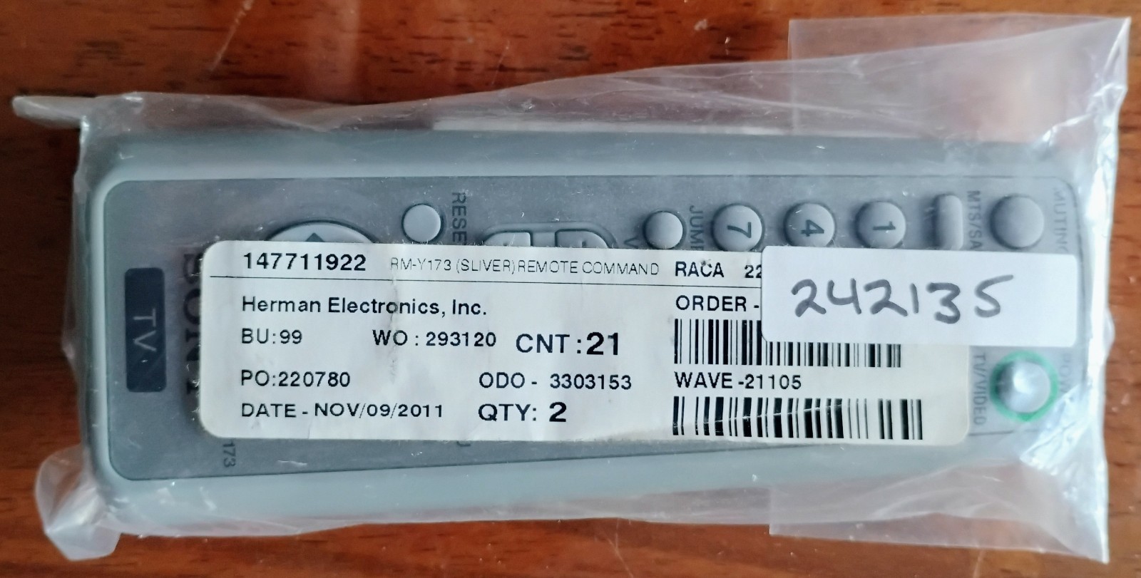 NEW - Genuine Sony Remote Control RM-Y173 for KV13FS110 KV20FS12 KV21FE12 TV OEM