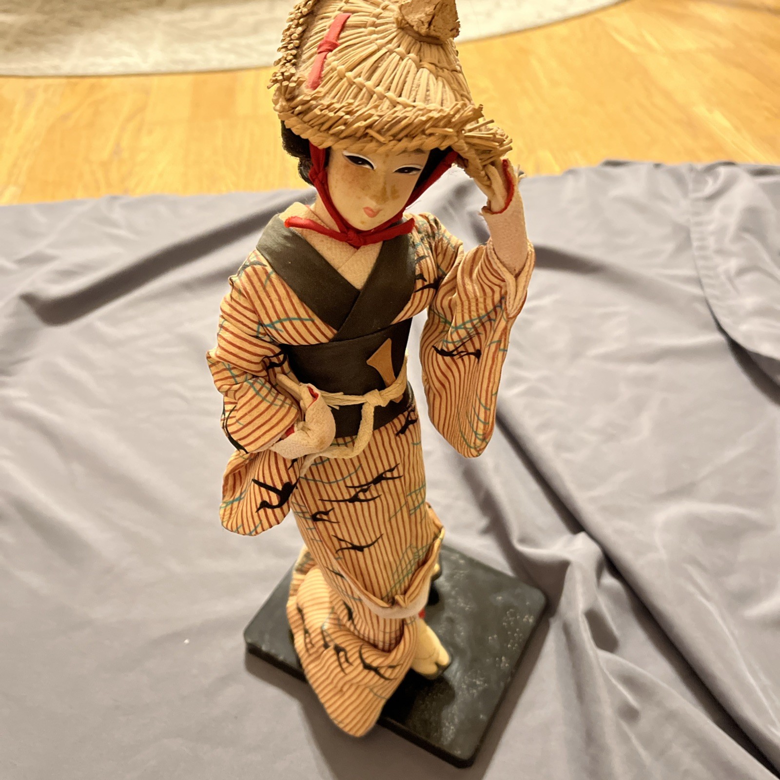 Japanese Geisha doll Kimono Straw Hat Wood Base 14” Japanese Geisha doll Kimono Straw Hat Wood Base 14”