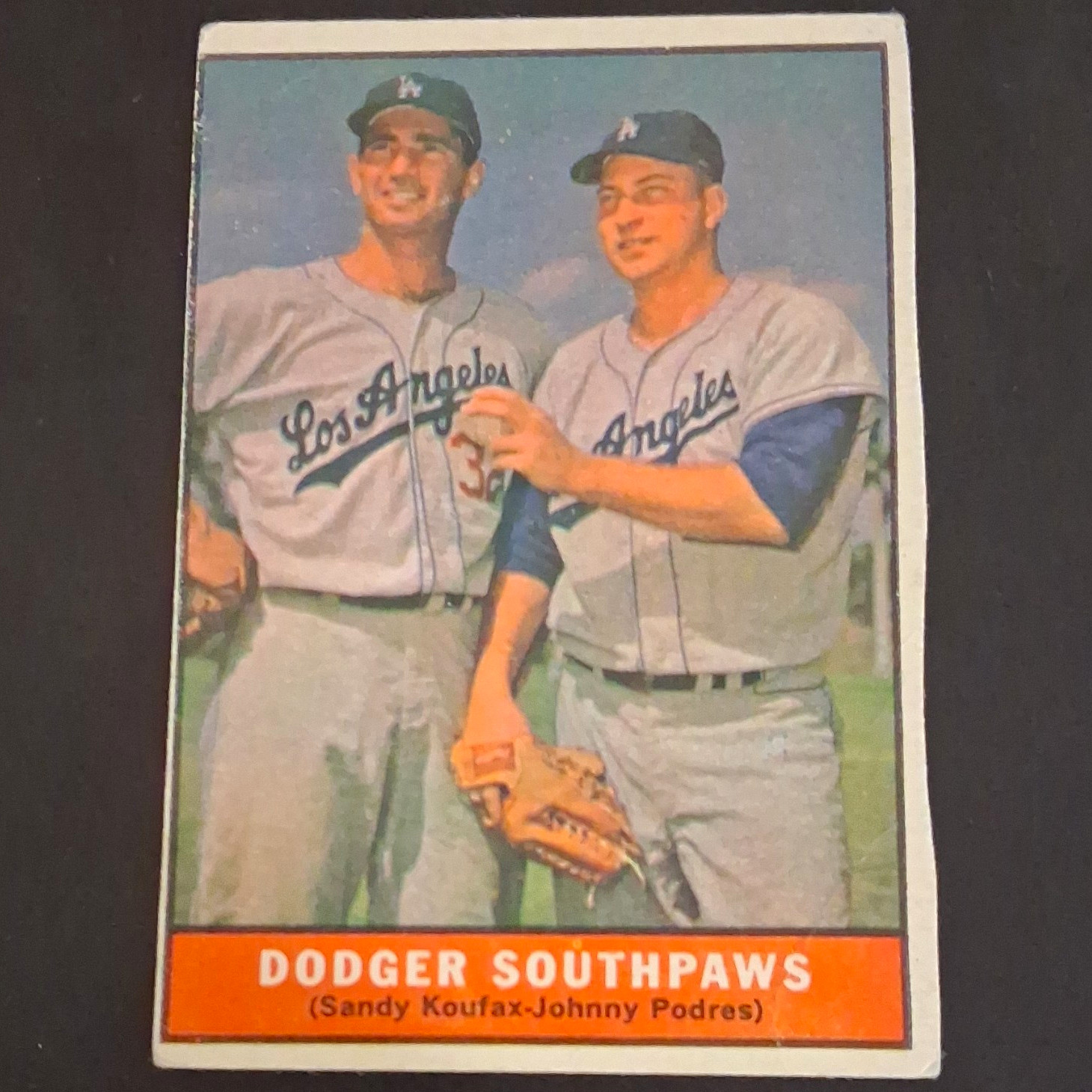 Topps 1961 Dodgers Dodger Southpaws Koufax/Podres #207 Base Set Card Topps 1961 Dodgers Dodger Southpaws Koufax/Podres #207 Base Set Card