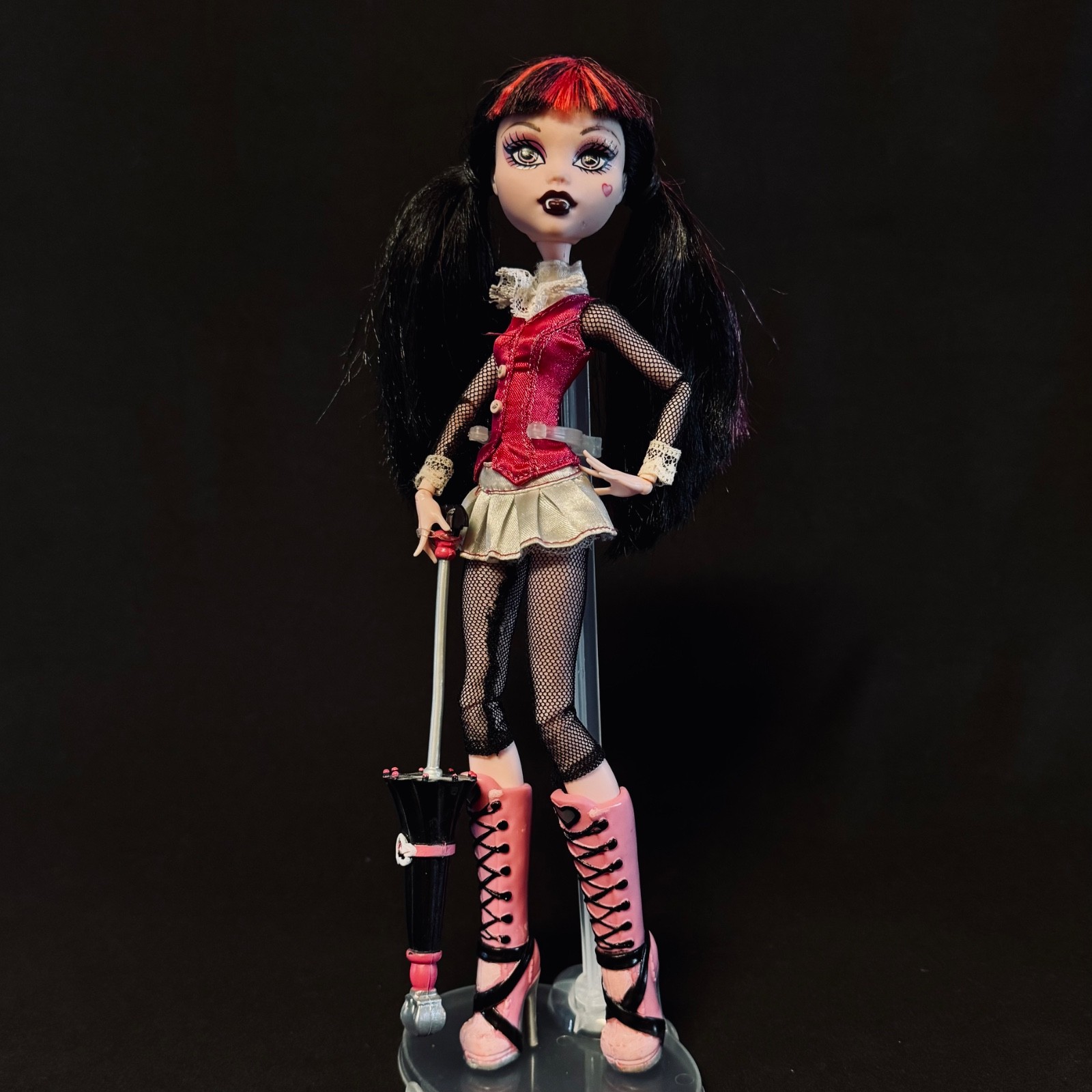 MONSTER HIGH DRACULAURA FIRST WAVE 2015 RE-RELEASE DOLL W/ORIGINAL OUTFIT 2008 MONSTER HIGH DRACULAURA FIRST WAVE 2015 RE-RELEASE DOLL W/ORIGINAL OUTFIT 2008