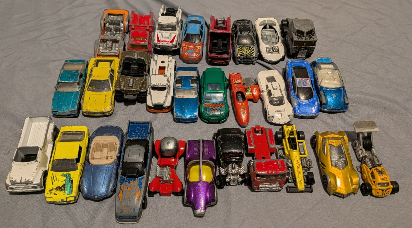 Hot Wheels Vintage 70s/80s/ 90s +Lot of 29 Red Baron *Visible Wear* Hot Wheels Vintage 70s/80s/ 90s +Lot of 29 Red Baron *Visible Wear*