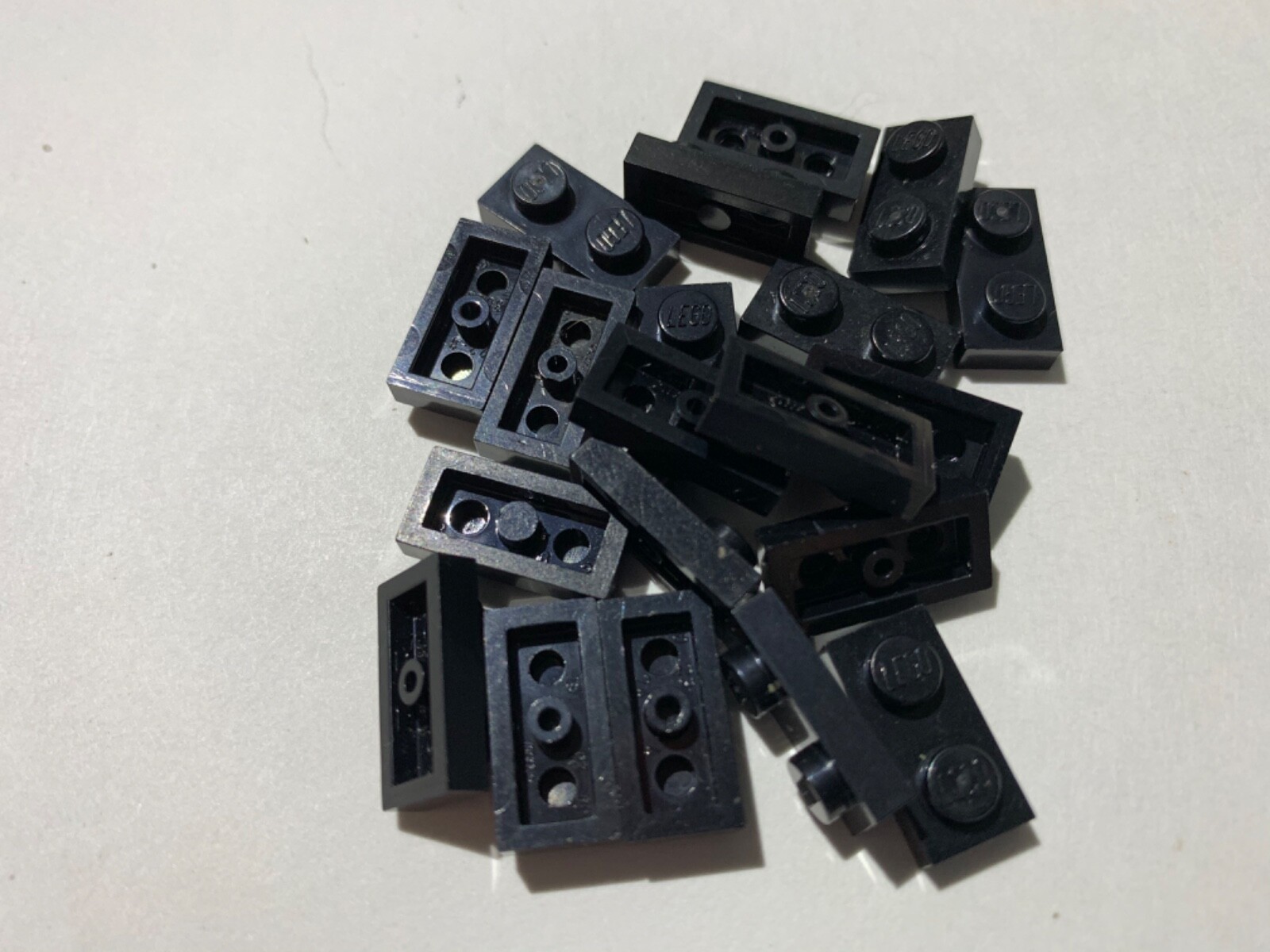 Lego Parts 3023 (20pcs) 1x2 Plate Choose Color Lego Parts 3023 (20pcs) 1x2 Plate Choose Color