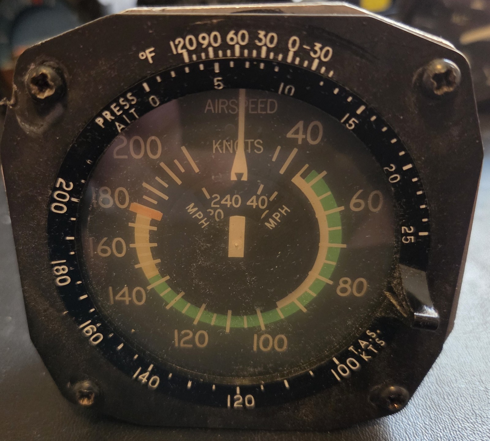 Airspeed Indicator C661065-0212 - Removed from Cessna 182 in good working condit Airspeed Indicator C661065-0212 - Removed from Cessna 182 in good working condit