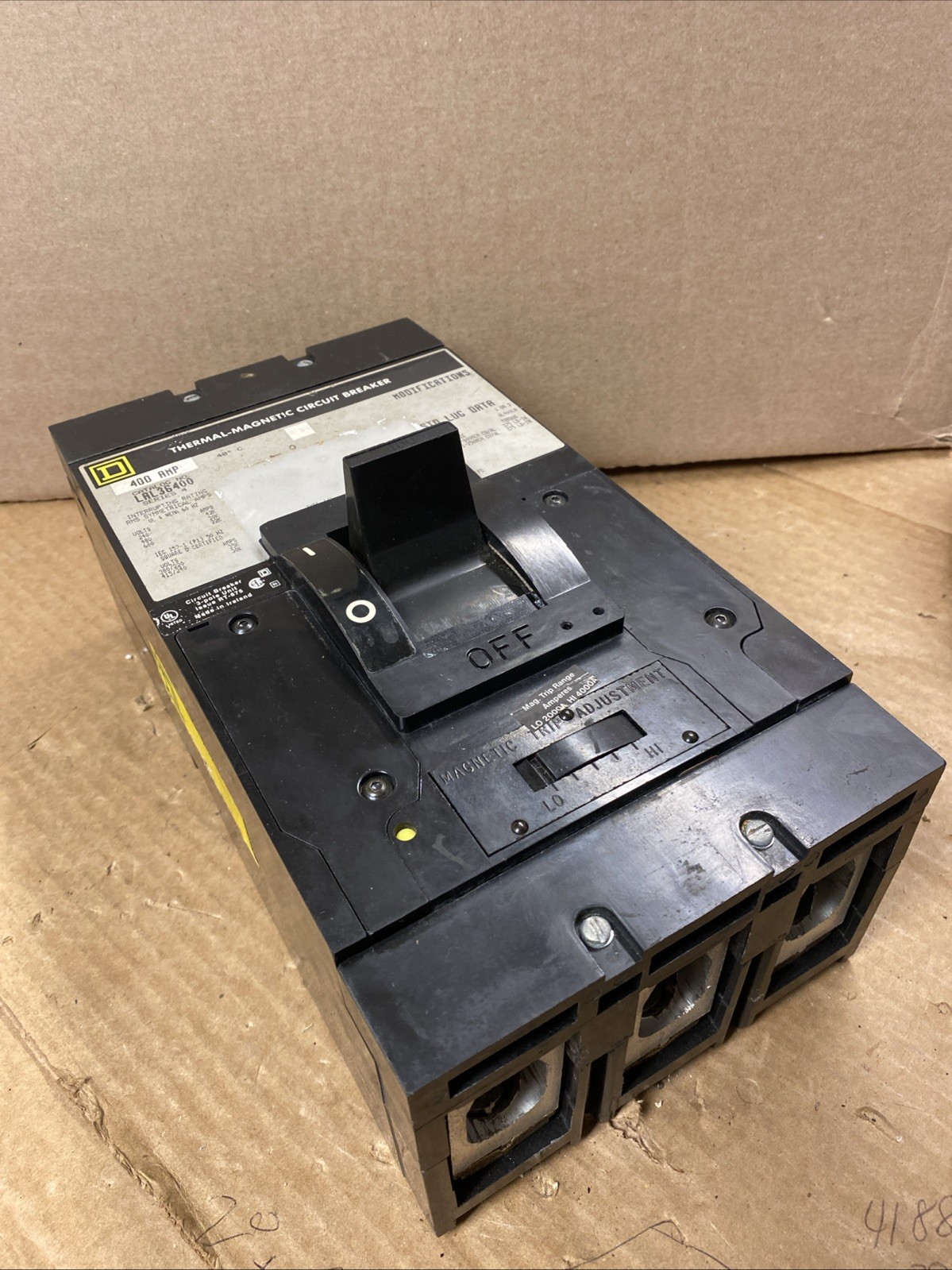 SQUARE D CAT NO: LAL36400 THERMAL MAGNETIC CIRCUIT BREAKER 400A 600VAC 250VDC SQUARE D CAT NO: LAL36400 THERMAL MAGNETIC CIRCUIT BREAKER 400A 600VAC 250VDC