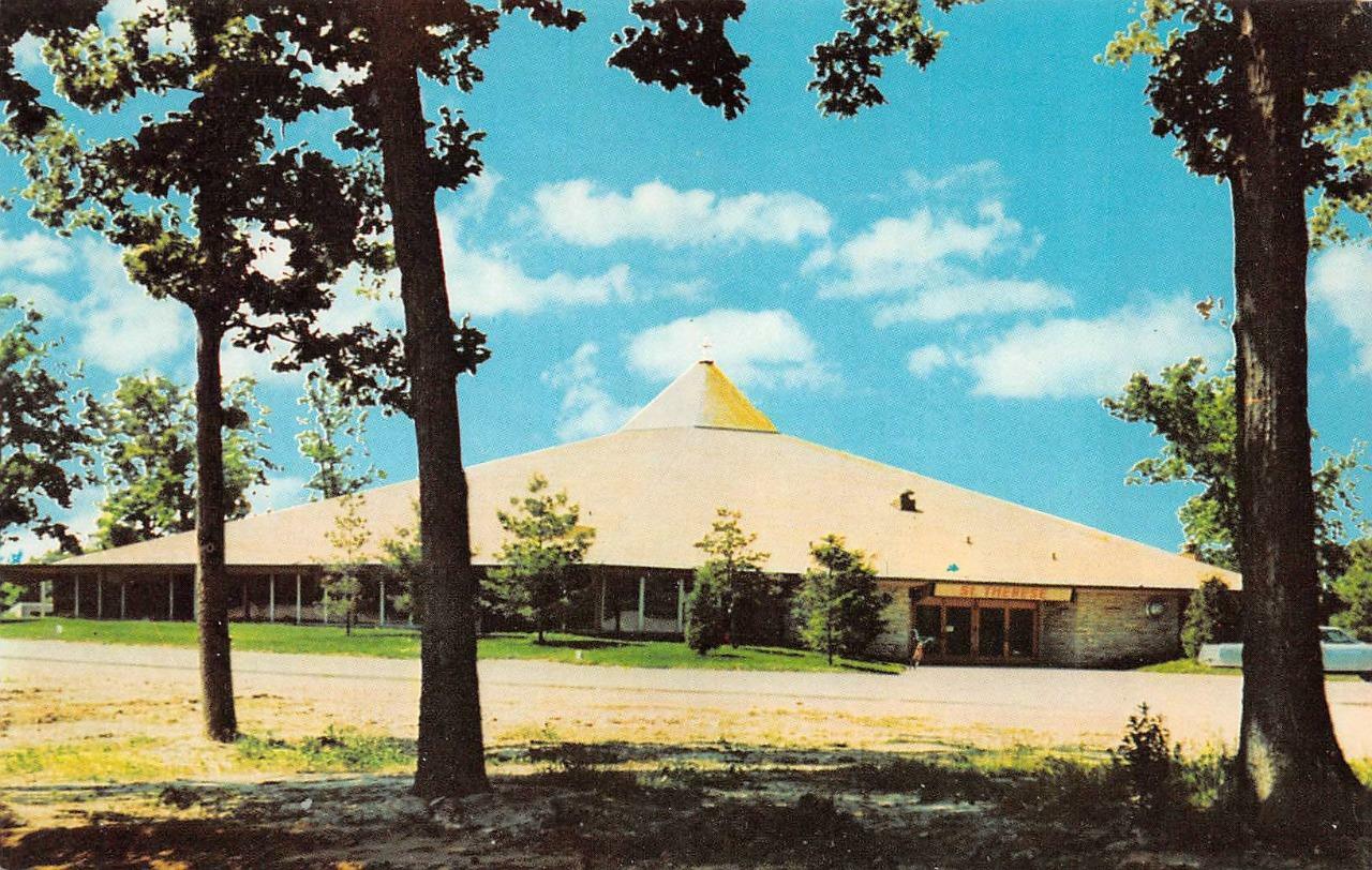 KENOSHA, WI WIsconsin   ST THERESE CHURCH & SCHOOL  c1960\'s Chrome Postcard