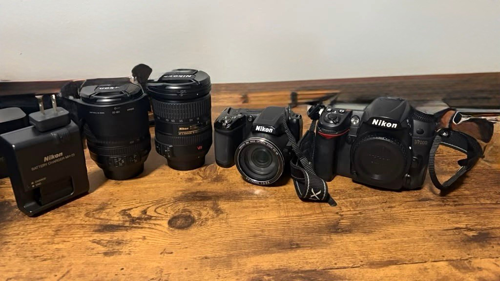 Nikon D7000 16.2MP Digital SLR Body + COOLPIX L840, 2 Lenses, Charger