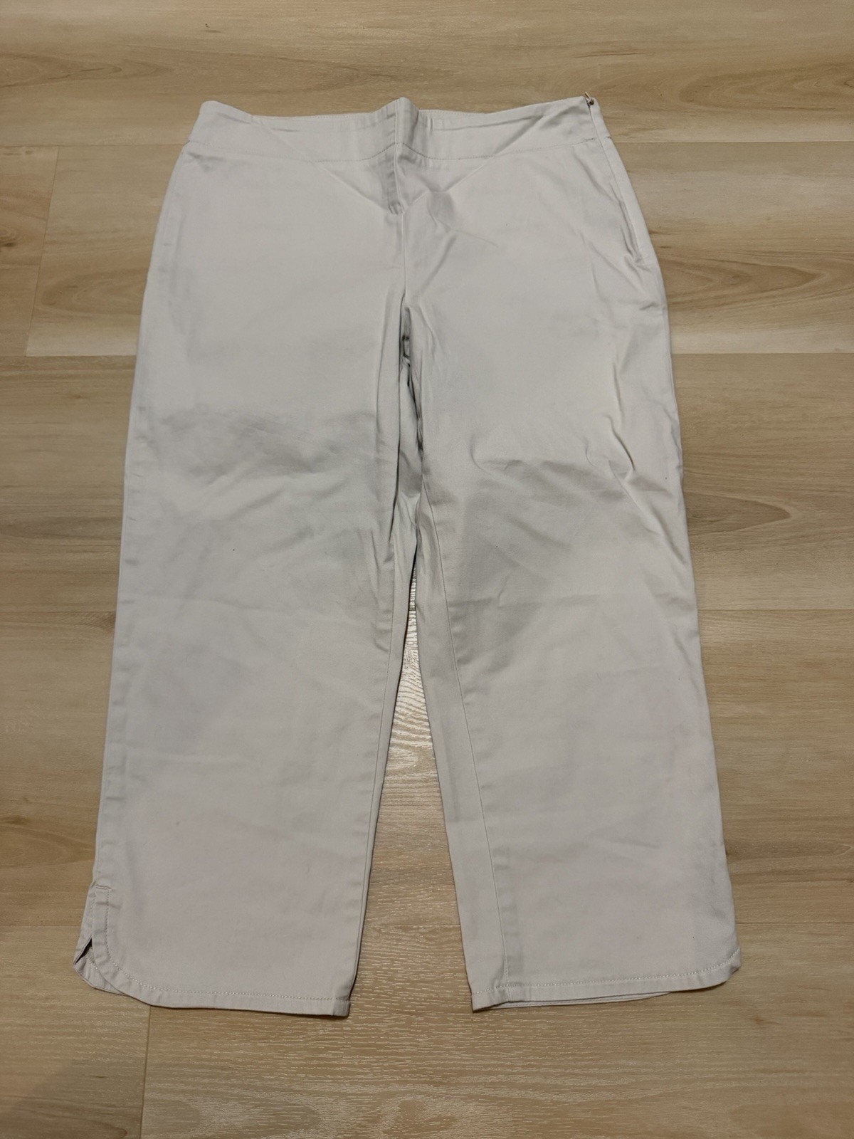 Talbots Petites Signature Khaki Capri Pants Size 8P Heritage Side Zip Talbots Petites Signature Khaki Capri Pants Size 8P Heritage Side Zip