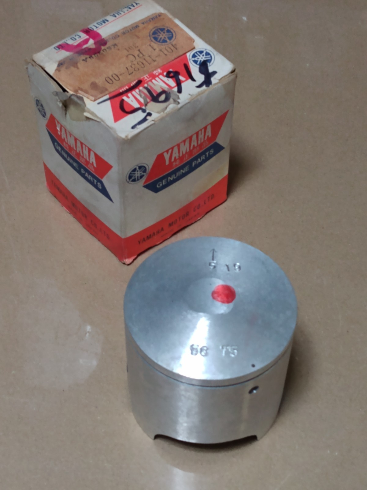 1974 1975 MX125 OEM NOS PISTON 0 .75mm O.S. 401-11637-00-00 1974 1975 MX125 OEM NOS PISTON 0 .75mm O.S. 401-11637-00-00