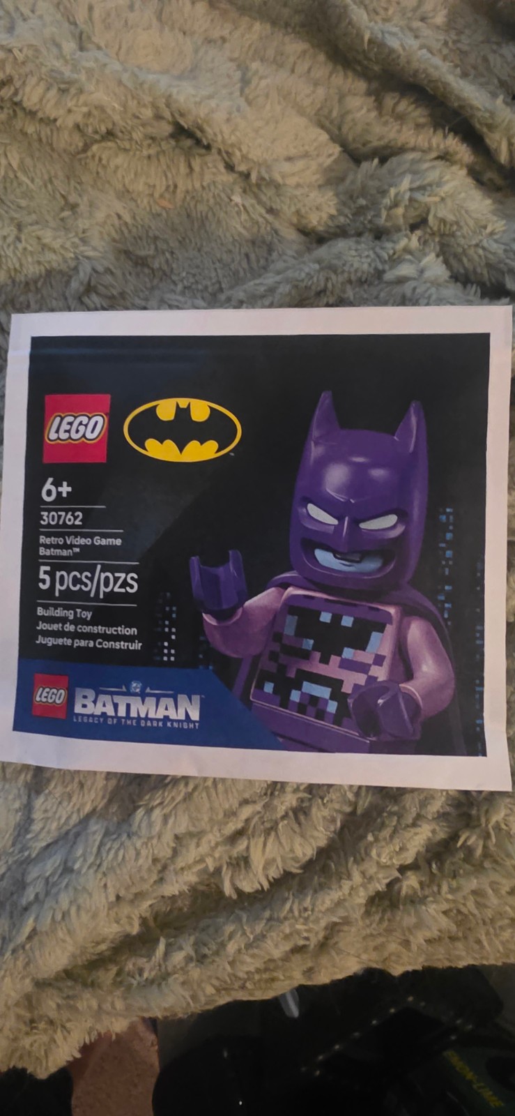 Lego 30762 Retro Video Game Pixel Purple Batman Minifigure Figure IN HAND Lego 30762 Retro Video Game Pixel Purple Batman Minifigure Figure IN HAND