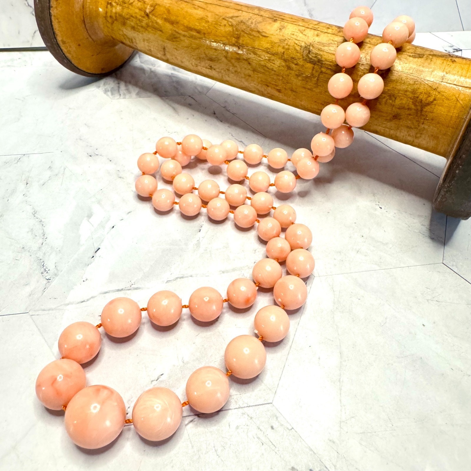 Vintage Sarah Coventry Pink Beaded Necklace Graduated Marbled Pastel Plastic 28\ Vintage Sarah Coventry Pink Beaded Necklace Graduated Marbled Pastel Plastic 28\