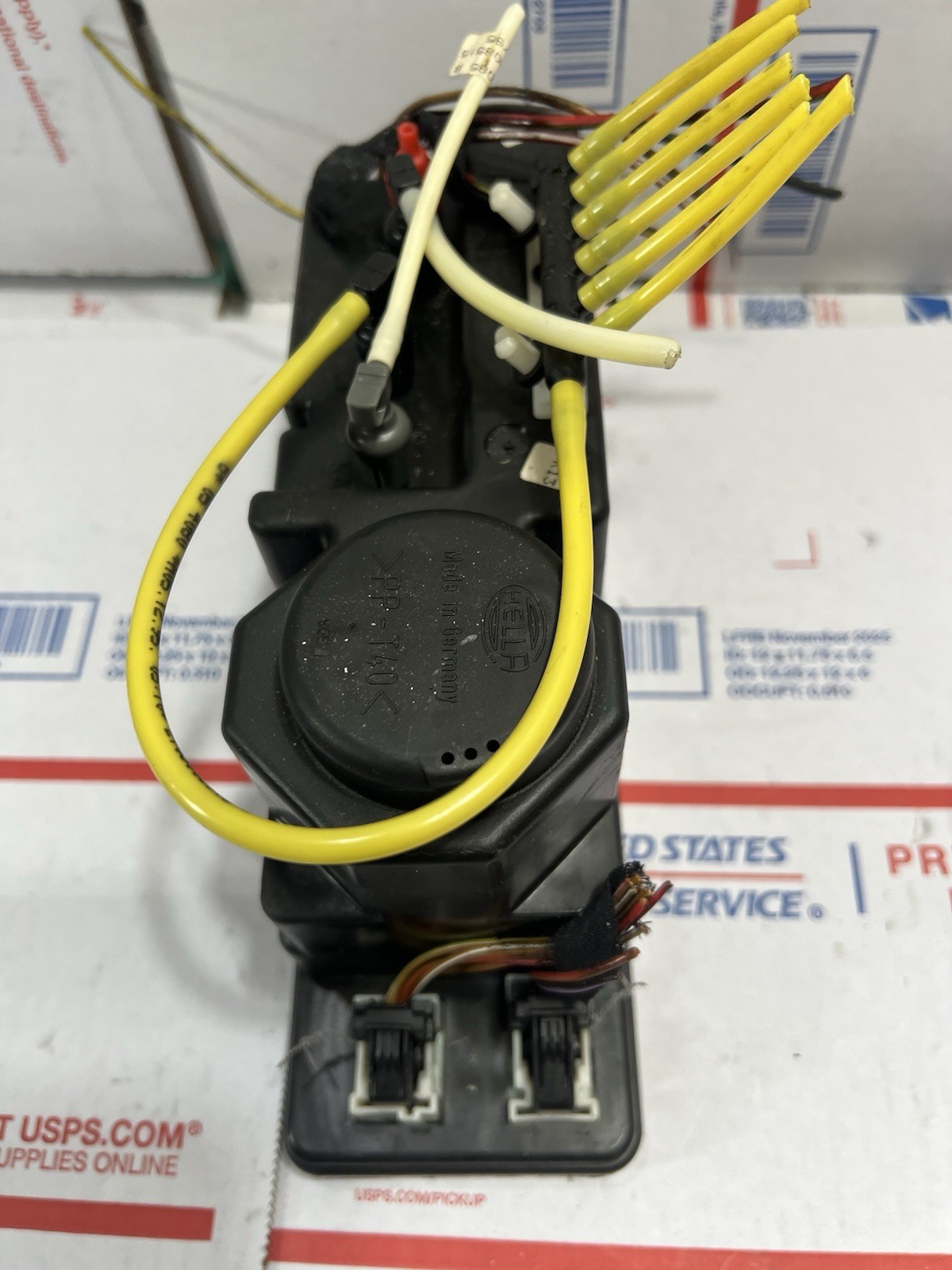 1996-1999 MERCEDES BENZ E320 E420 OEM CENTRAL LOCKING VACUUM PUMP 2108000648 1996-1999 MERCEDES BENZ E320 E420 OEM CENTRAL LOCKING VACUUM PUMP 2108000648