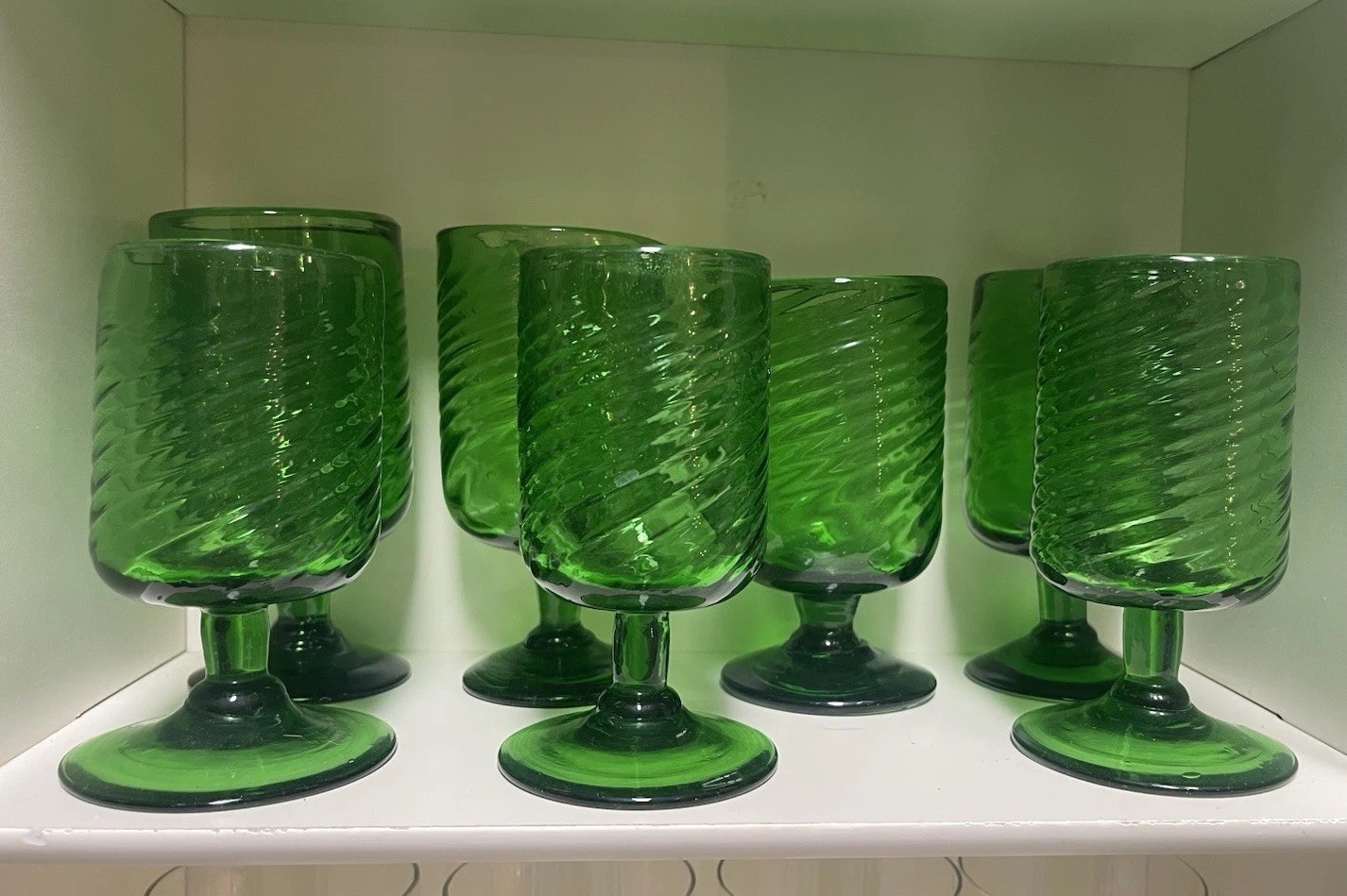 Vintage Swirl Hand blown Emerald Green Glasses Set Vintage Swirl Hand blown Emerald Green Glasses Set