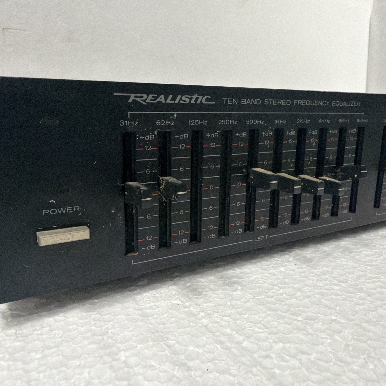 Realistic Ten Band Stereo Frequency Equalizer 31-2018A Expander Powers On