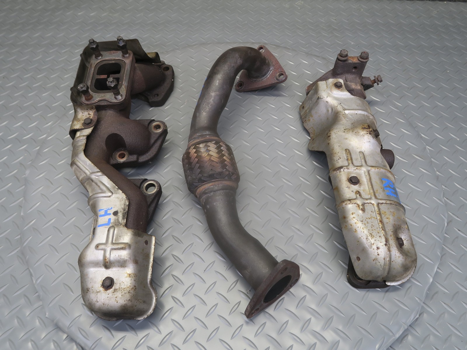 95-97 NISSAN GLORIA Y33 VQ30DET TURBO LEFT MIDDLE RIGHT EXHAUST MANIFOLD SET OEM