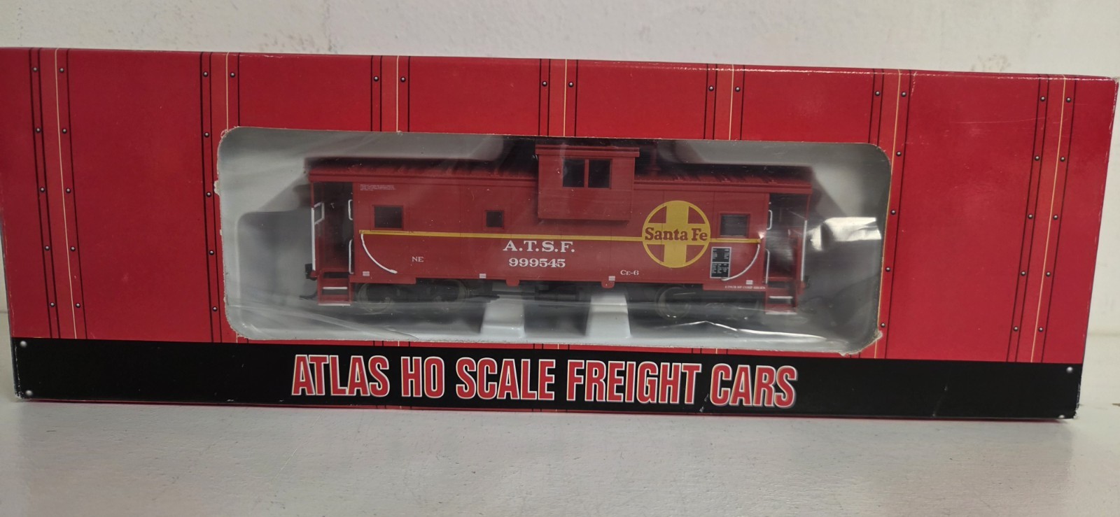 Atlas HO RTR 1906 Santa Fe Extended Vision Caboose SF #999545 Atlas HO RTR 1906 Santa Fe Extended Vision Caboose SF #999545