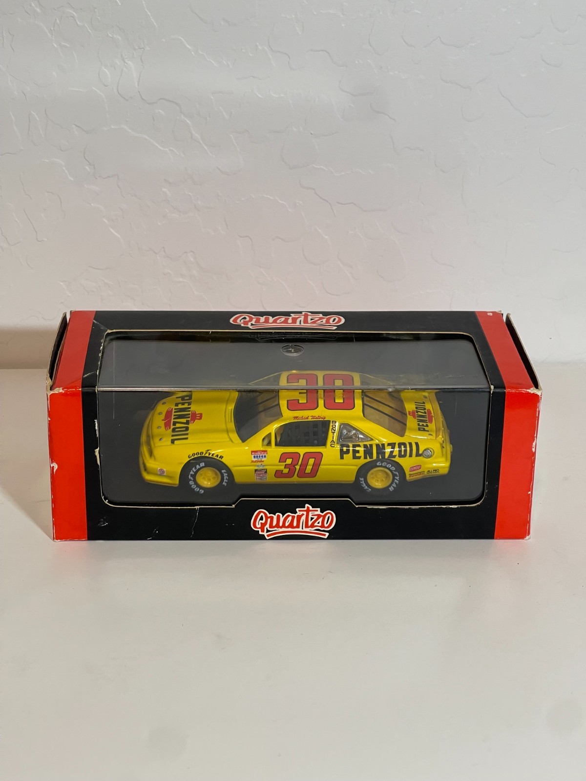 Quartzo 1:43 Michael Waltrip #30 Pennzoil Pontiac Grand Prix 1992 Boxed Quartzo 1:43 Michael Waltrip #30 Pennzoil Pontiac Grand Prix 1992 Boxed