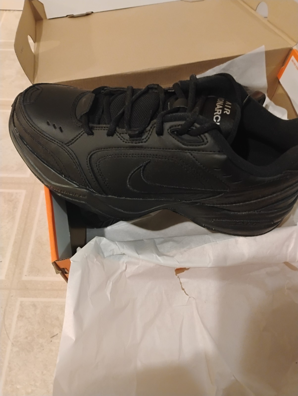 Nike Air Monarch IV Shoes Mens Size 11 Black Cross Trainer Sneakers NEW NIB Nike Air Monarch IV Shoes Mens Size 11 Black Cross Trainer Sneakers NEW NIB
