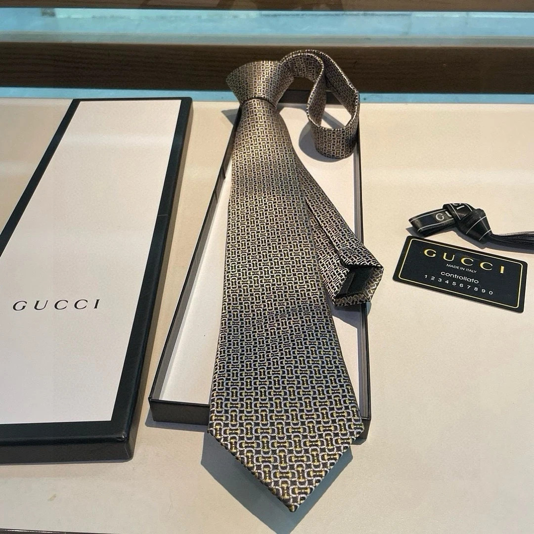 Authentic Gucci Tie Mens GG Authentic Gucci Tie Mens GG