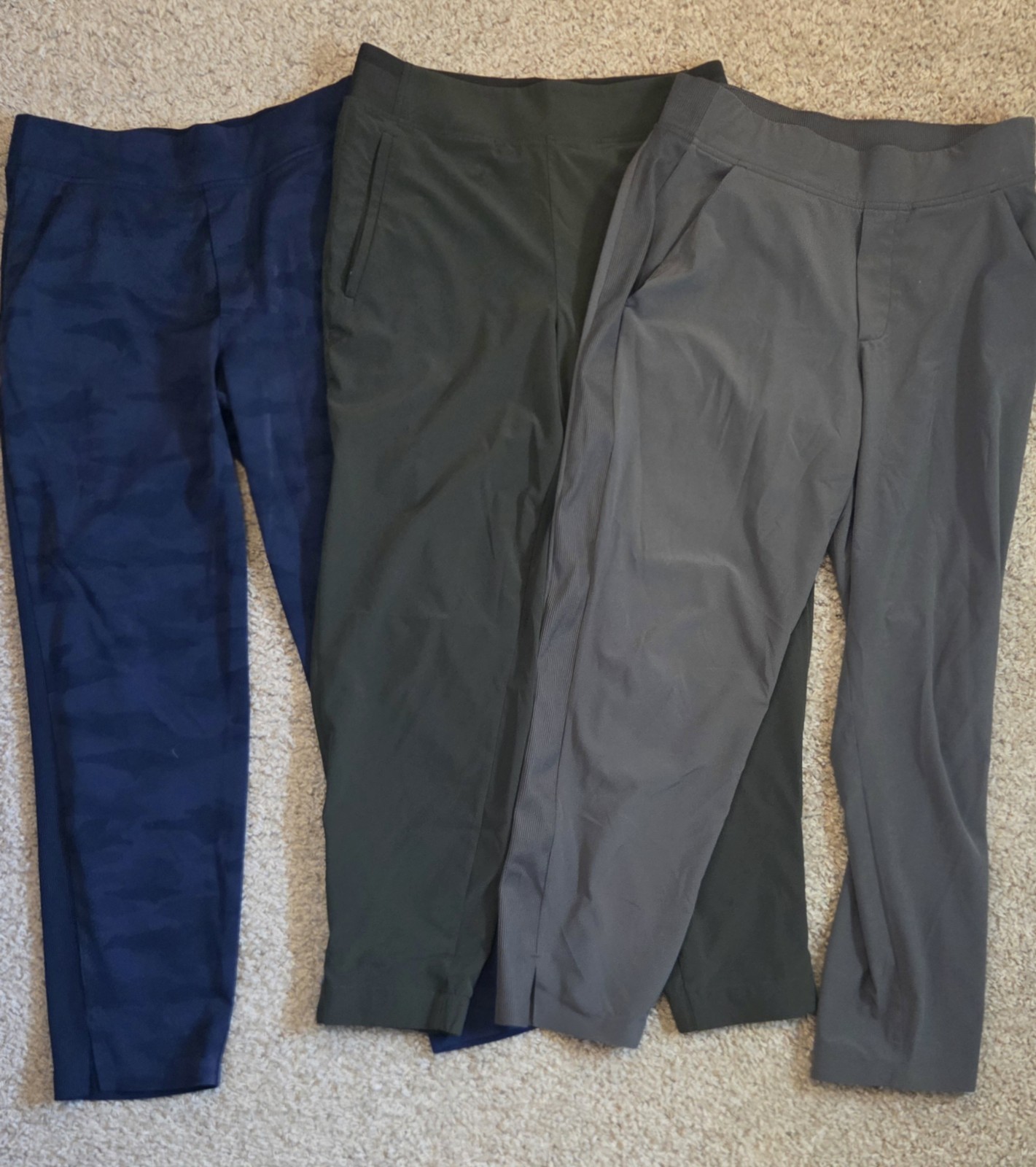 Lot of 3 Athleta Women’s Jogger Pants Pull On Elastic Waist. Size 4P - Petite Lot of 3 Athleta Women’s Jogger Pants Pull On Elastic Waist. Size 4P - Petite
