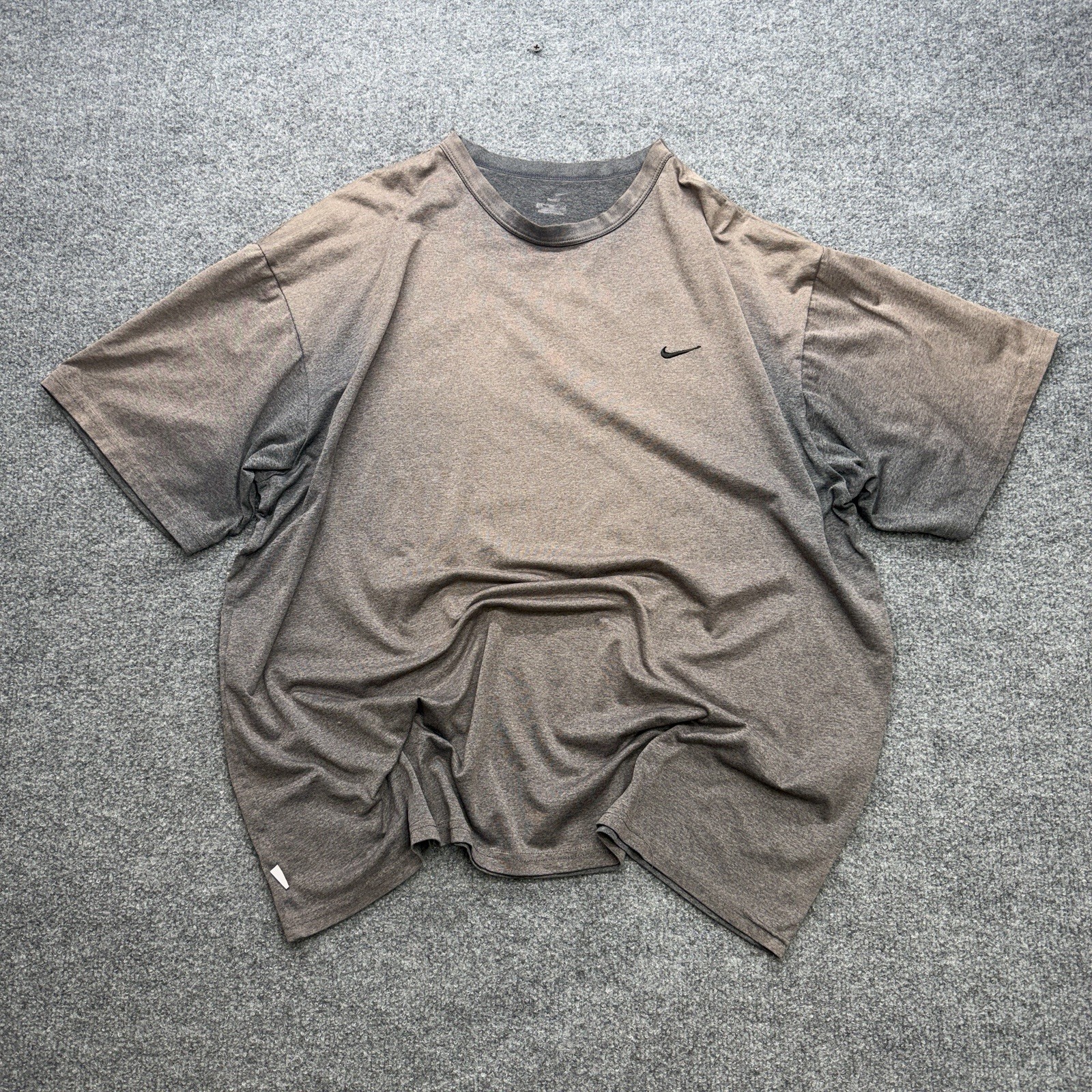 Vintage Nike T Shirt Men’s Size XXL Faded Distressed Gray/Brown Sun Faded Vintage Nike T Shirt Men’s Size XXL Faded Distressed Gray/Brown Sun Faded