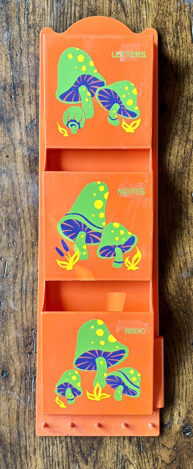 RARE Orange Green Vintage 70s Groovy Mushroom Mail ,Key, Letter Holder RARE Orange Green Vintage 70s Groovy Mushroom Mail ,Key, Letter Holder