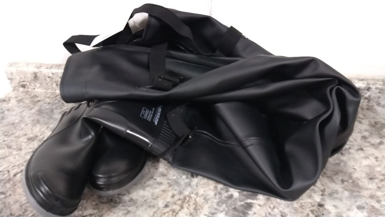 Dunlop 8606700 Size 13 35 In Inseam Men's Black Chest Wader