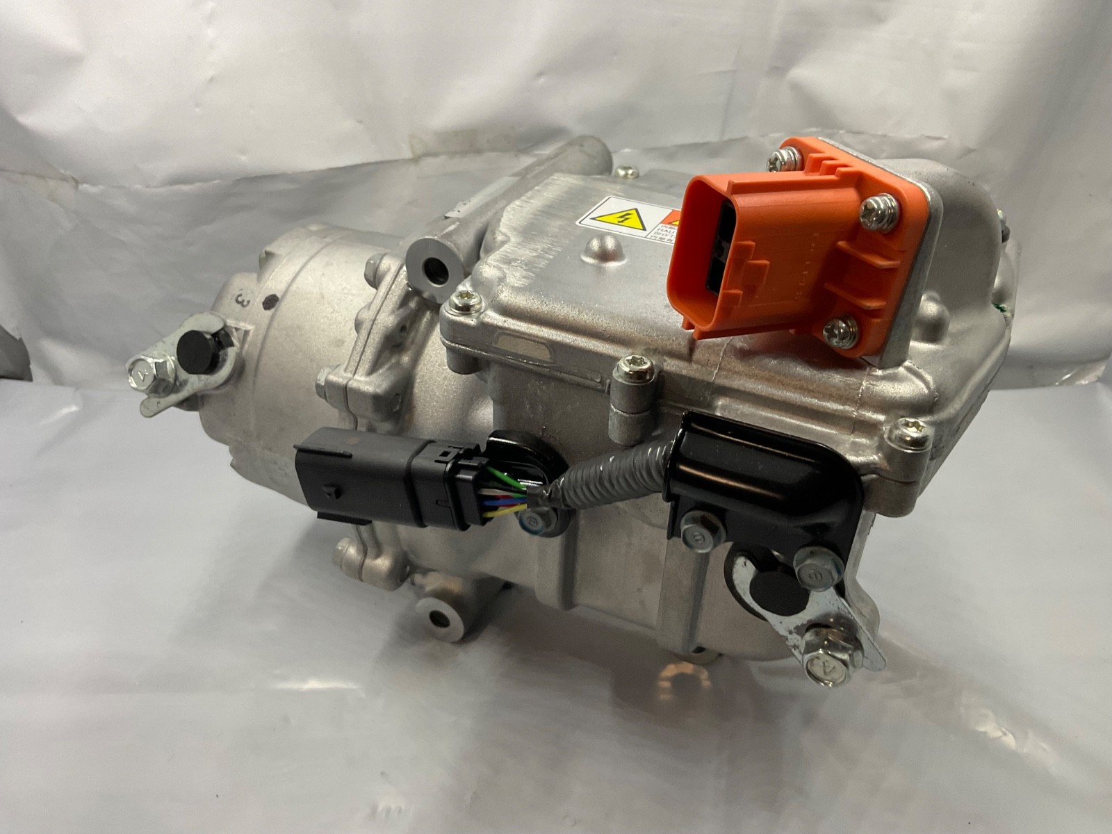 NEW OEM Mitsubishi HV AC Compressor Model EV36BNKX 274-440V EV AC Compressor 134 NEW OEM Mitsubishi HV AC Compressor Model EV36BNKX 274-440V EV AC Compressor 134