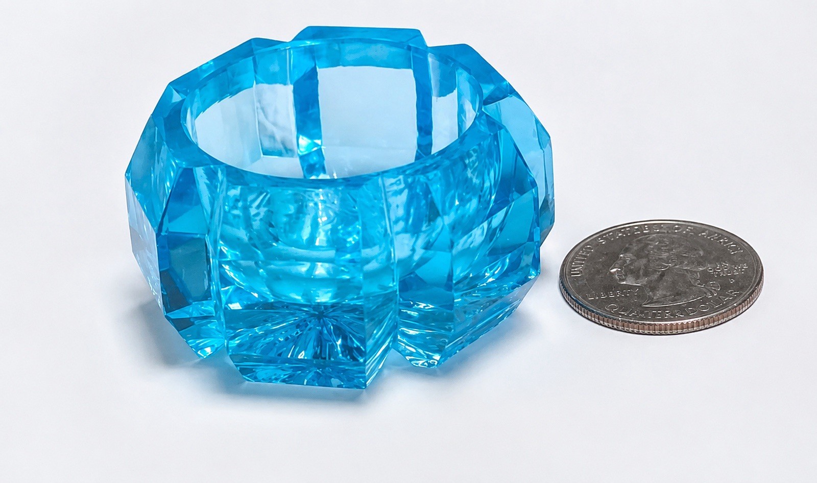 Vtg Aqua Mini SALT CELLAR With Intricate Cut Sides 2” Across. 1”Tall. RARE Vtg Aqua Mini SALT CELLAR With Intricate Cut Sides 2” Across. 1”Tall. RARE