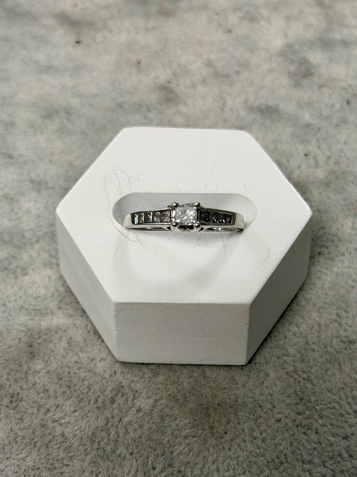14k White Gold APPROX. 0.10ct Natural Princess Cut Diamond Ring 14k White Gold APPROX. 0.10ct Natural Princess Cut Diamond Ring