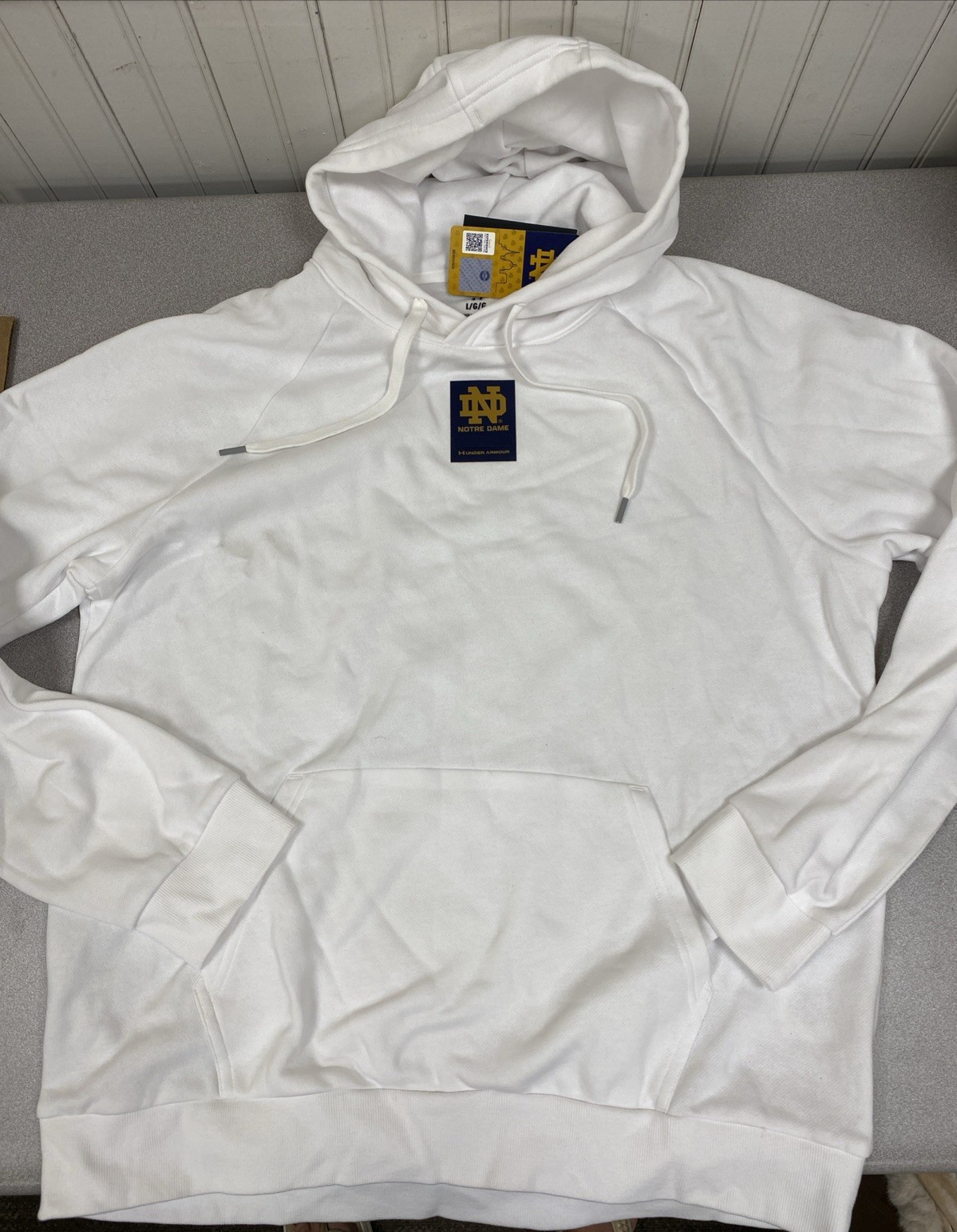 NOTRE DAME Under Armour Men\'s Hooded Sweatshirt Large Licensed NWT