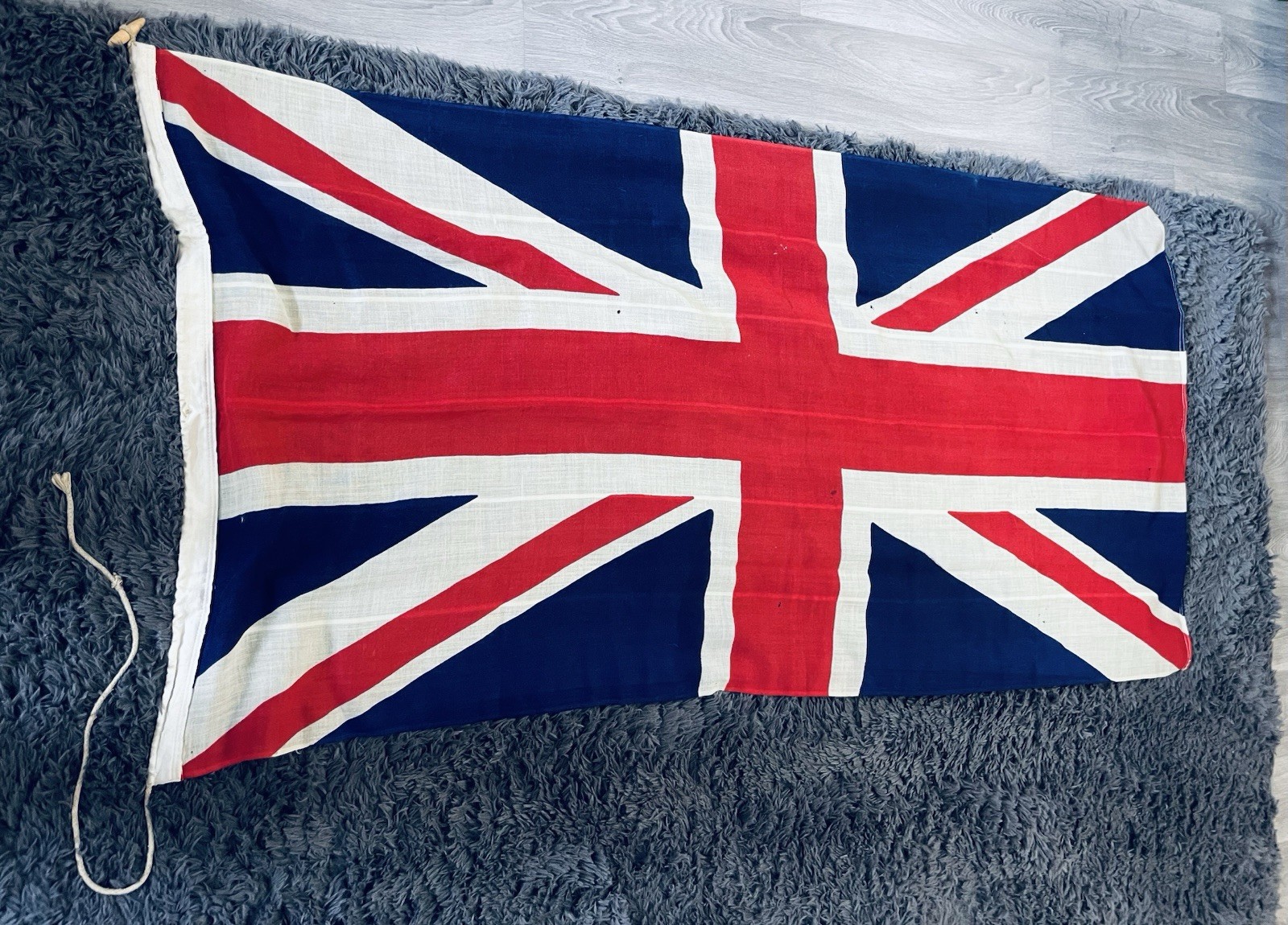Vintage British Union Jack Flag 70” x 36”Wool Nautical Maritime Rope Wood Toggle Vintage British Union Jack Flag 70” x 36”Wool Nautical Maritime Rope Wood Toggle