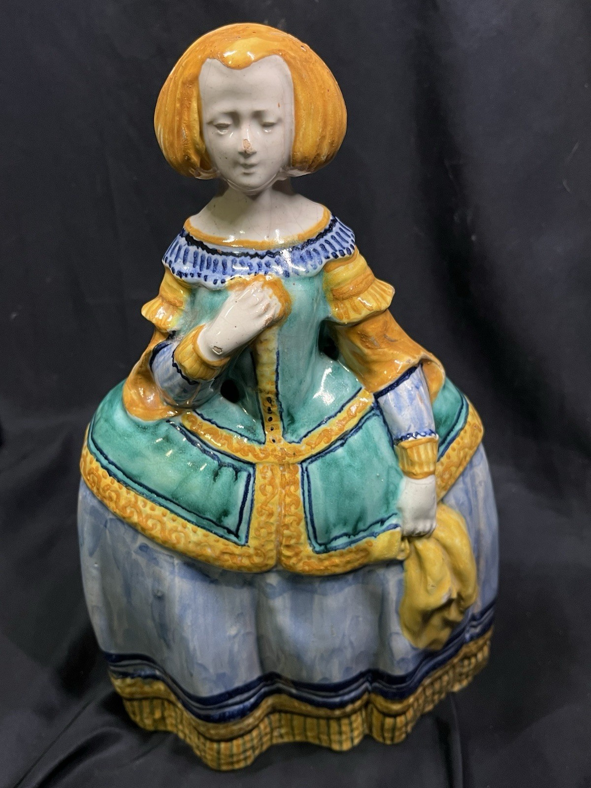 TRIANA 11 large female figure 17th-century Spanish costume 1911 Ceramic SIGNED TRIANA 11 large female figure 17th-century Spanish costume 1911 Ceramic SIGNED