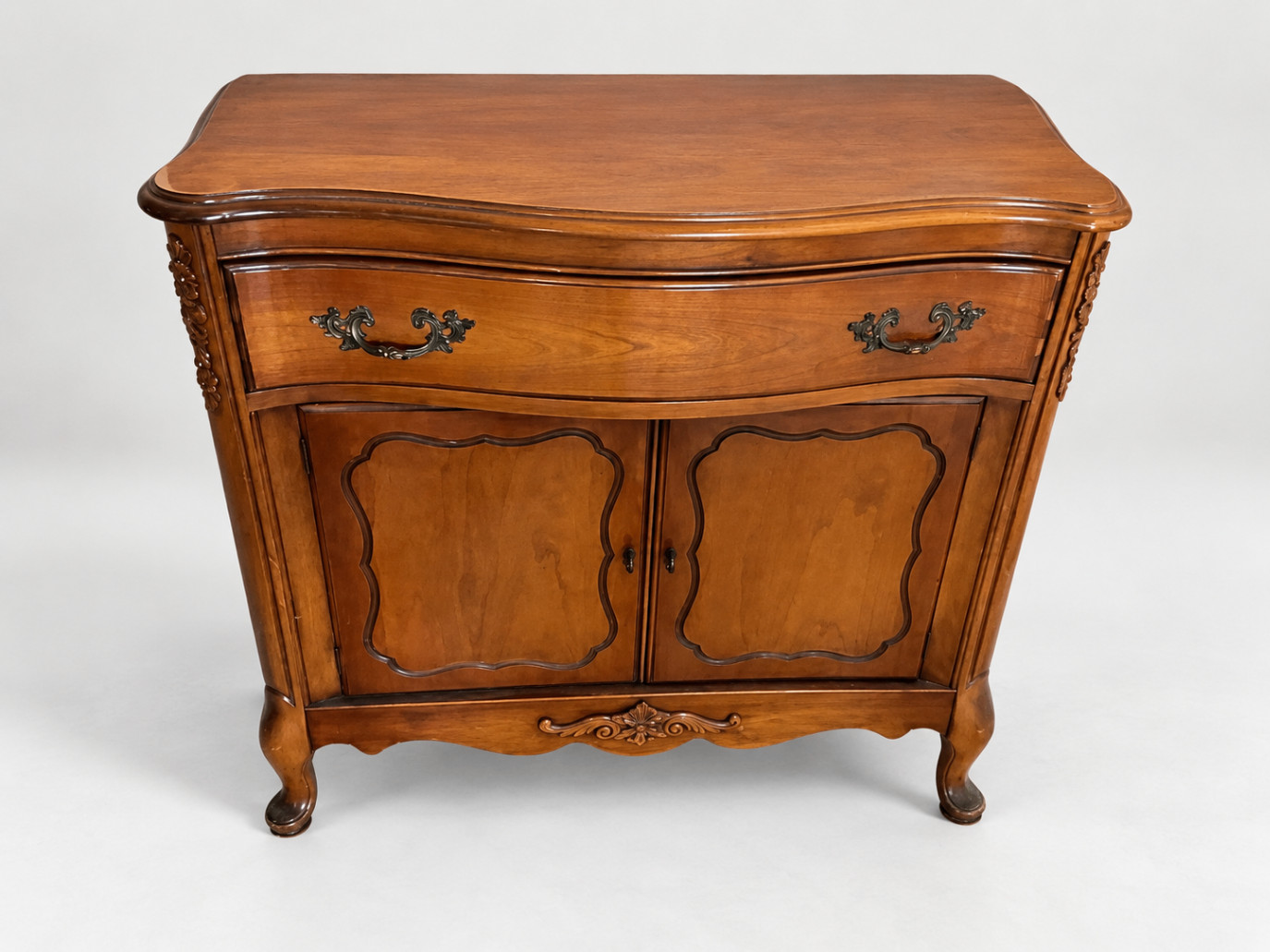 Vintage French Provincial Style Wood Dresser Chest of Drawers Cabinet Ornate