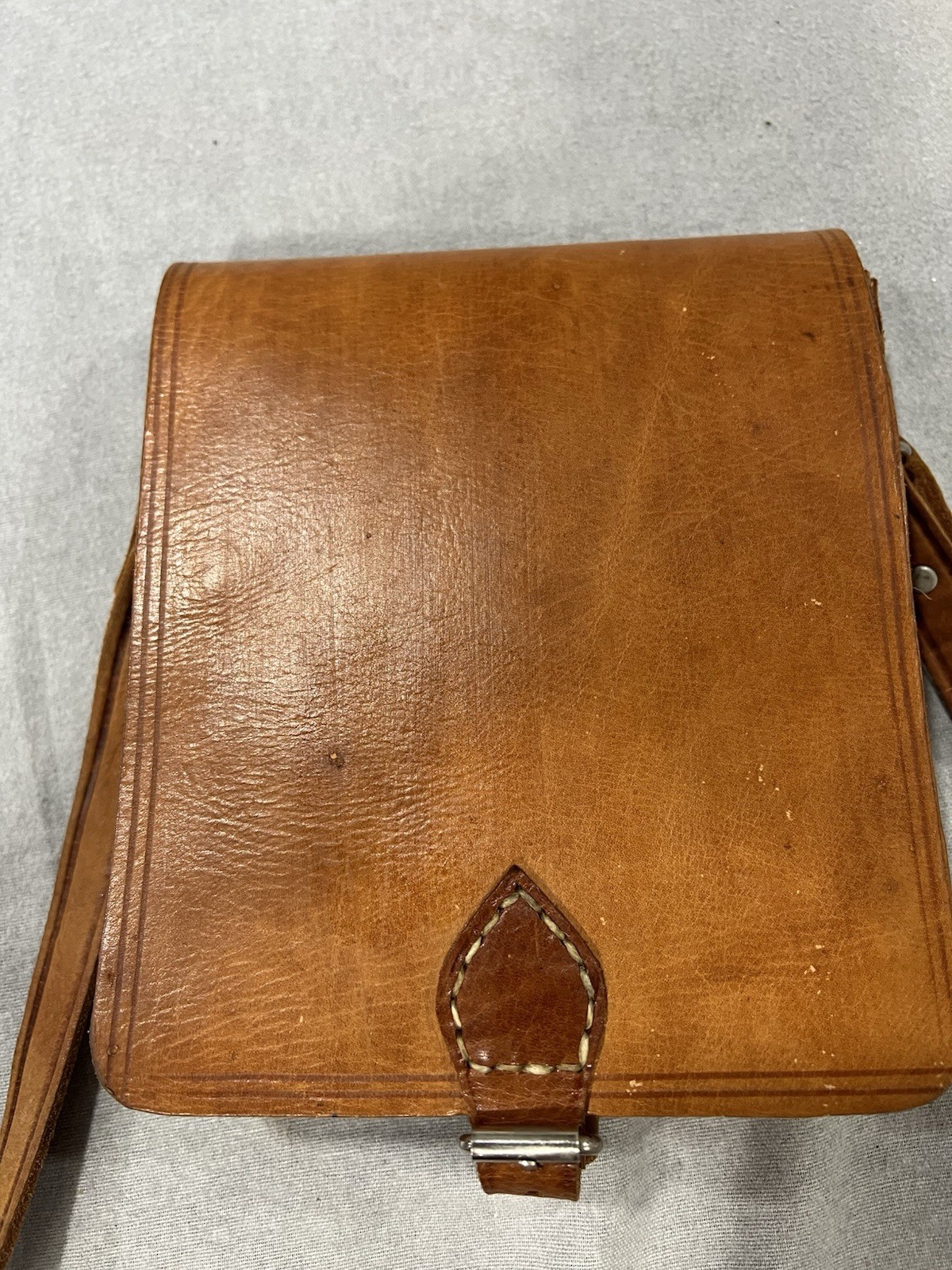 VTG 1970s Boho Brown Saddle Leather Crossbody Shoulder Bag Small
