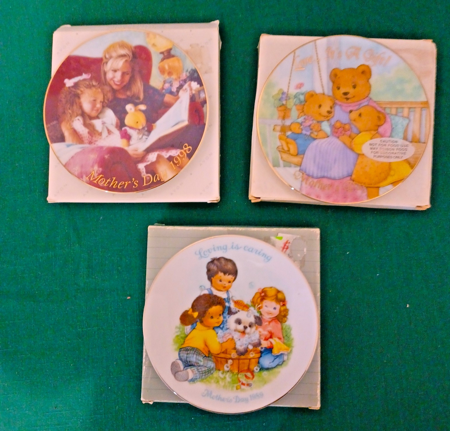Vintage 3 AVON Mother’s Day 5” Mini Plates Boxed (1989-1996-1998) Vintage 3 AVON Mother’s Day 5” Mini Plates Boxed (1989-1996-1998)