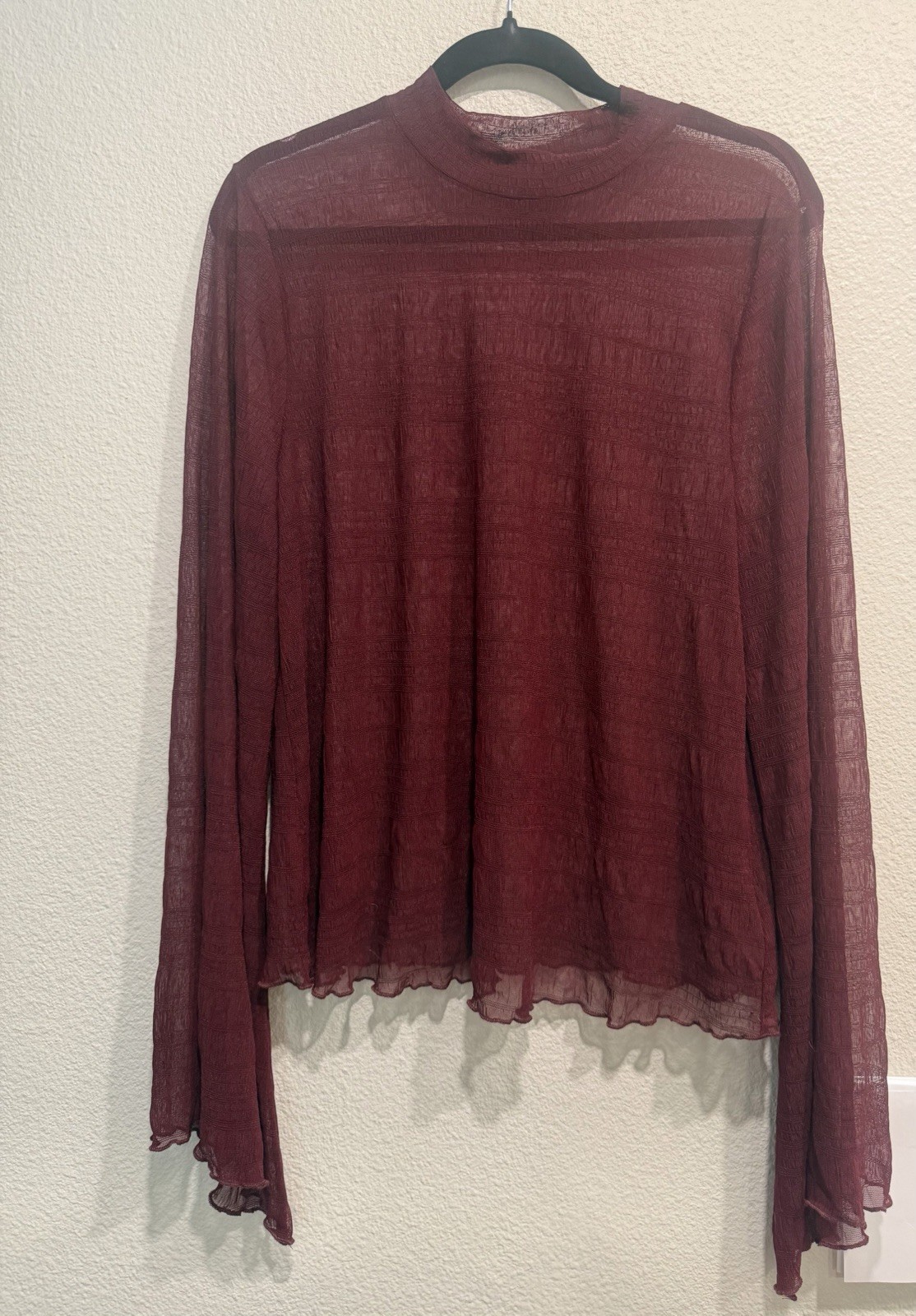 NWOT TORRID NIGHTFALL SHEET LONG SLEEVE TOP SIZE 0 NWOT TORRID NIGHTFALL SHEET LONG SLEEVE TOP SIZE 0