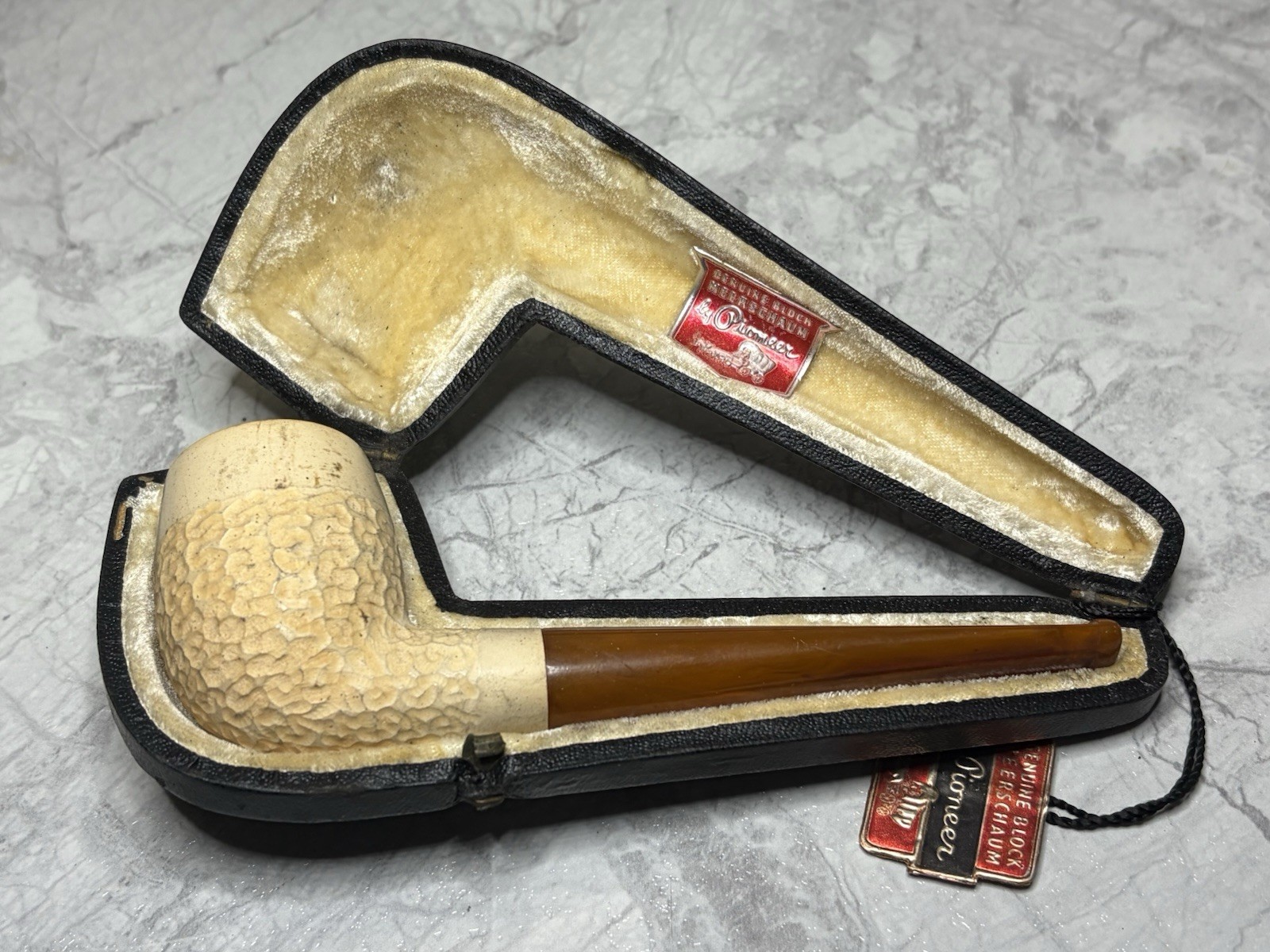 Vintage Block Meerschaum By Pioneer Pipe With Leather Hinged Case Vintage Block Meerschaum By Pioneer Pipe With Leather Hinged Case
