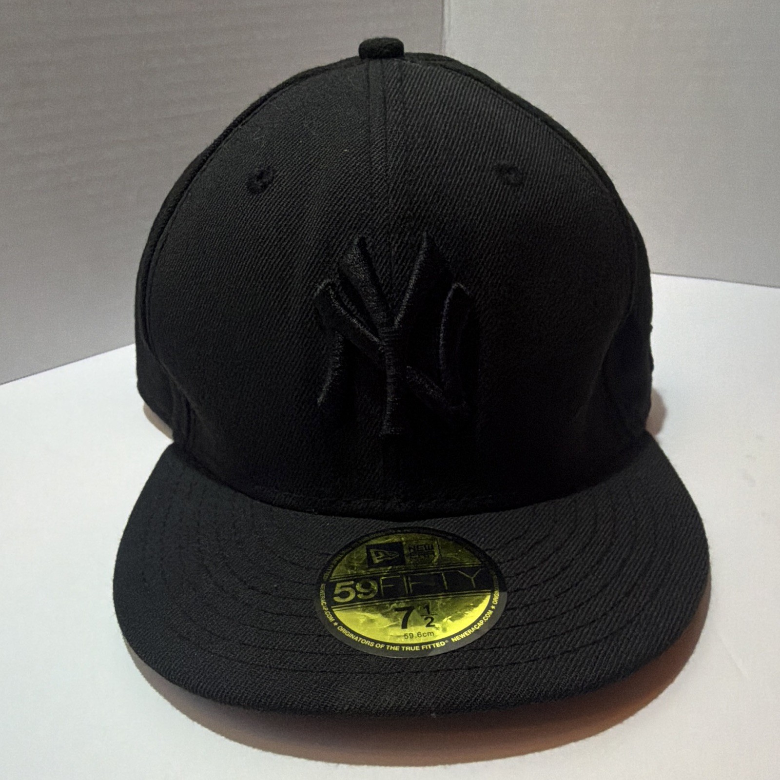 New Era 59FIFTY New York Yankees Black Fitted Cap Size 7 1/2 MLB