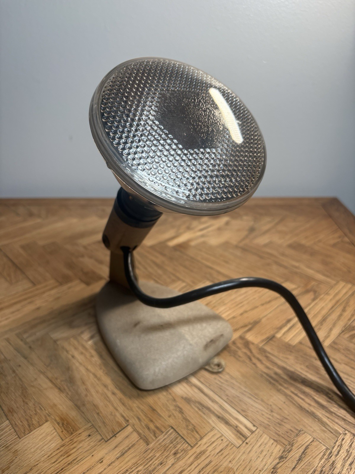 Vintage 60s Task Industrial Adjustable Spotlight Display Metal Work DeskLamp USA