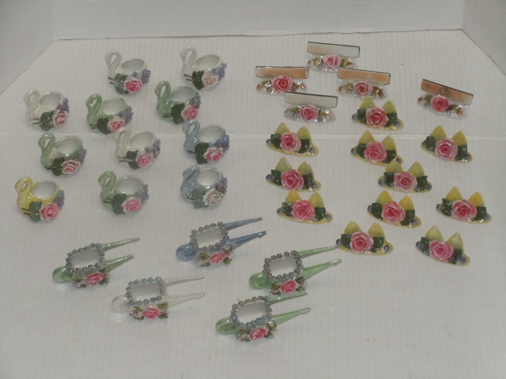VINTAGE GERMANY MINIATURE ELFINWARE LUSTERWARE SWANS PLACE CARD HOLDERS CARTS 32