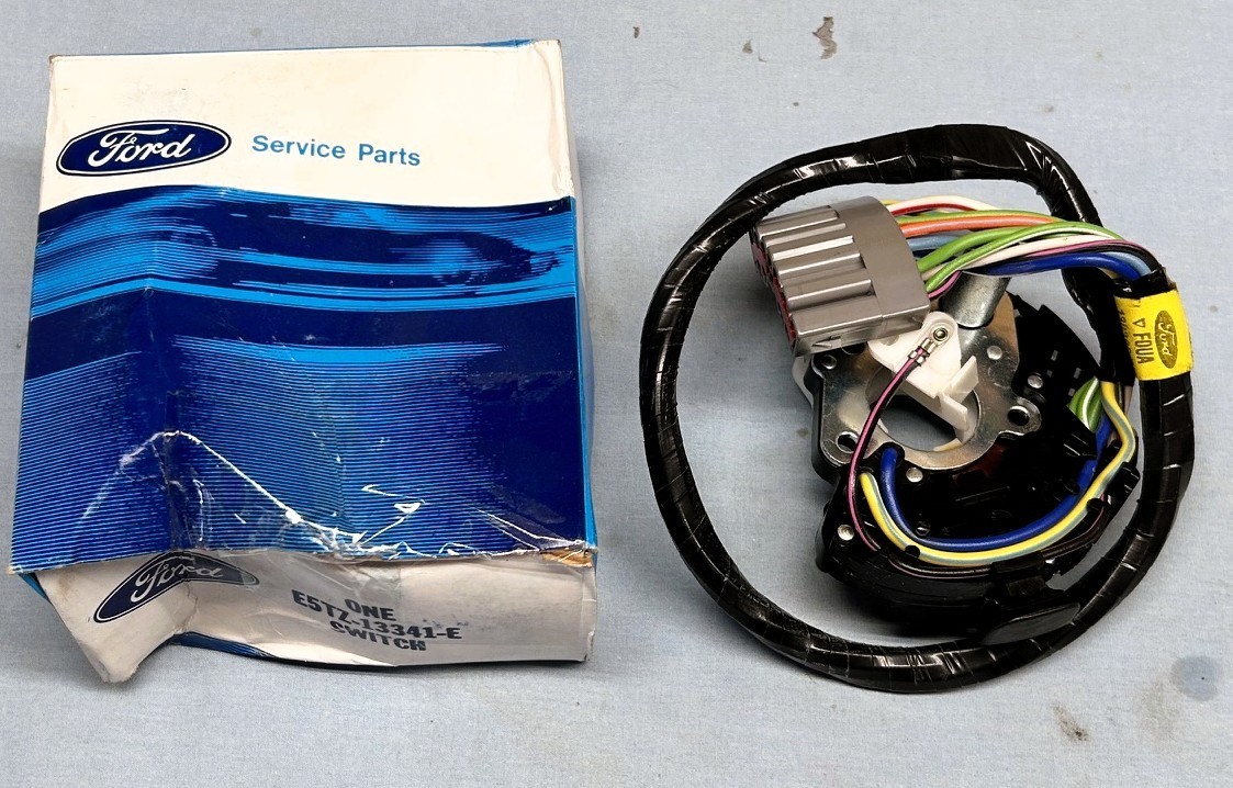 NOS 1985-92 FORD TRUCK BRONCO VAN TURN SIGNAL/HAZARD SWITCH OEM #E5TZ-13341-E