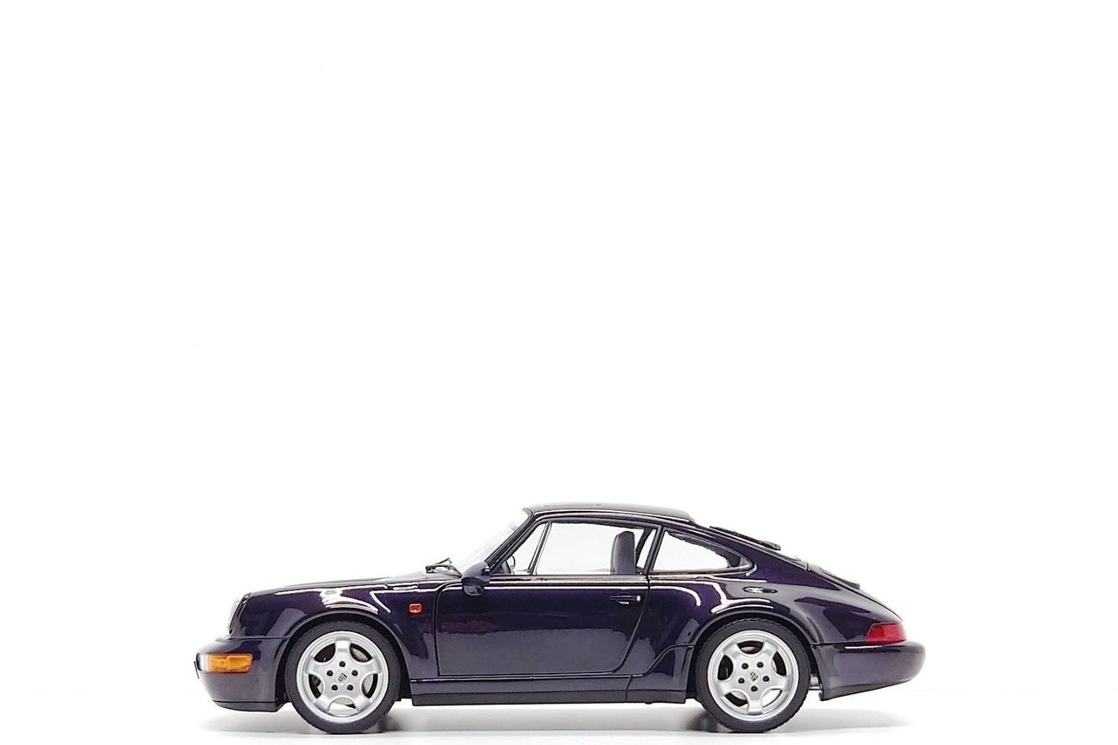 (Damaged Box) Norev 1:18 Porsche 911 Carrera 4 (964) 30 Jahre in Viola Metallic (Damaged Box) Norev 1:18 Porsche 911 Carrera 4 (964) 30 Jahre in Viola Metallic