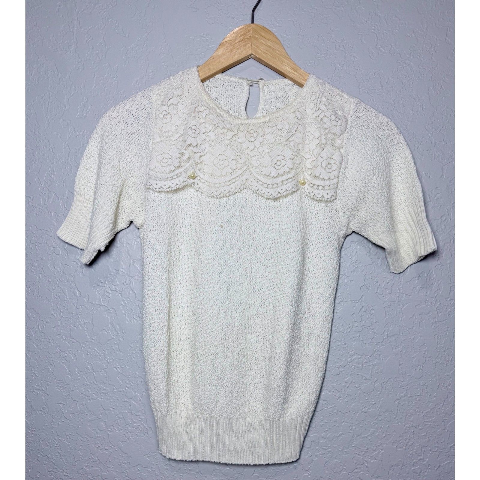 Vintage 80s Cottagecore Cream Knit Lace Bib Top Faux Pearls Sz XS / S