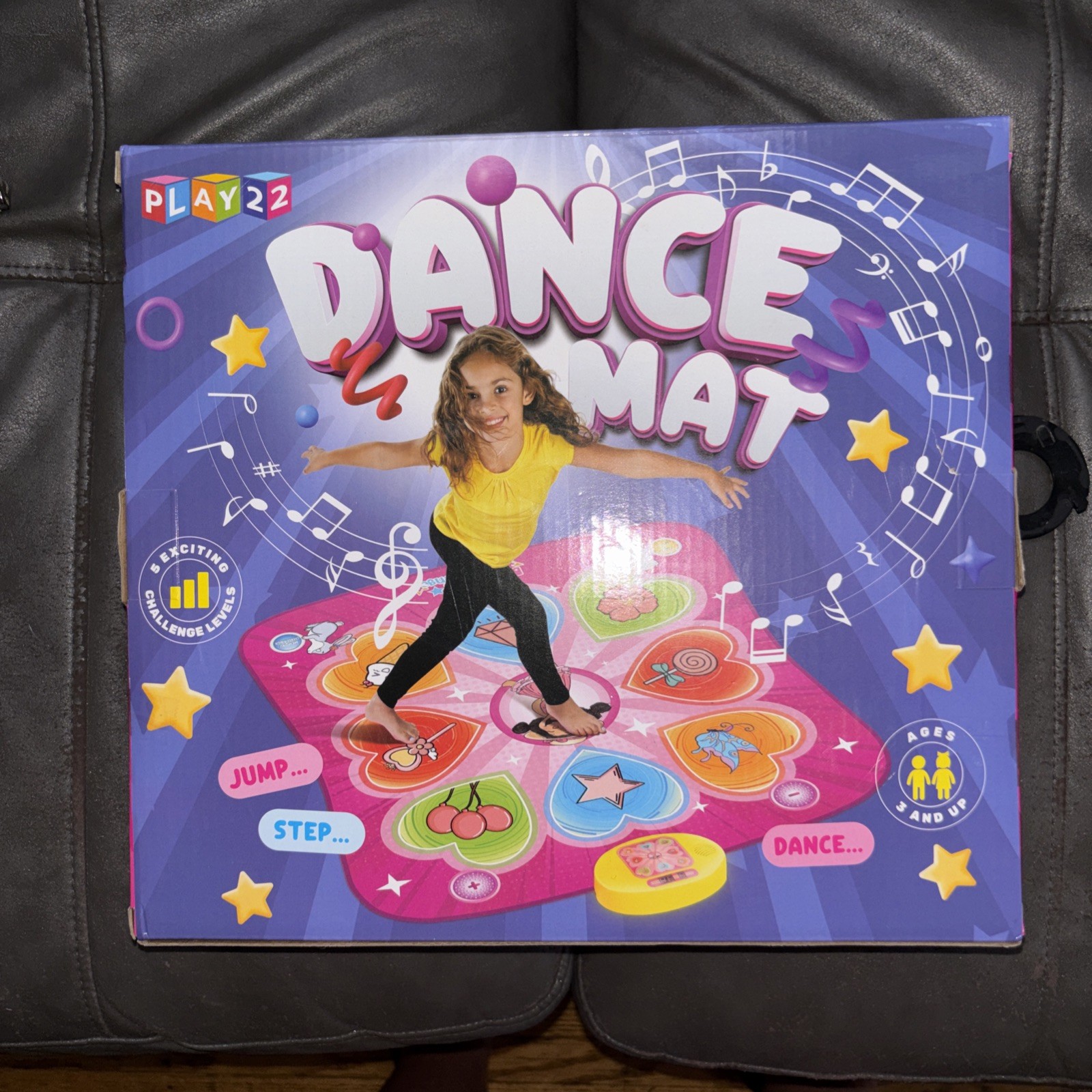 This is a Play22 Dance Mat for kids LED lights, and five different challenge This is a Play22 Dance Mat for kids LED lights, and five different challenge