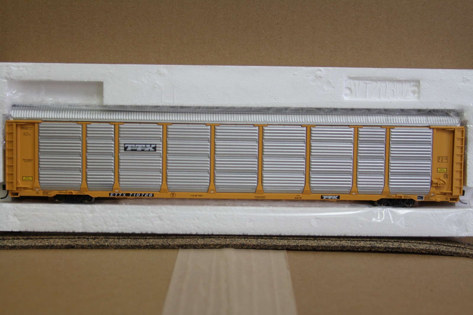 Walthers Proto - 89\' Thrall Tri-Level Auto Carrier - HO Scale - 920-101432