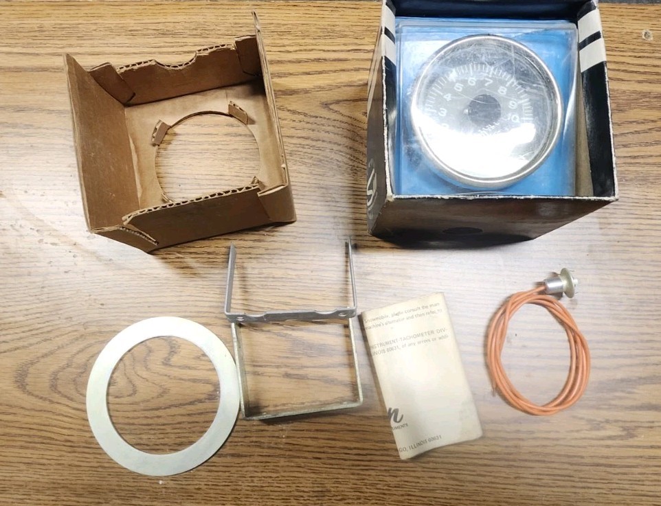 Vintage New NOS Sun SST-302 Sno-Tach Tachometer 0-10,000 RPM For Snowmobile Sled Vintage New NOS Sun SST-302 Sno-Tach Tachometer 0-10,000 RPM For Snowmobile Sled