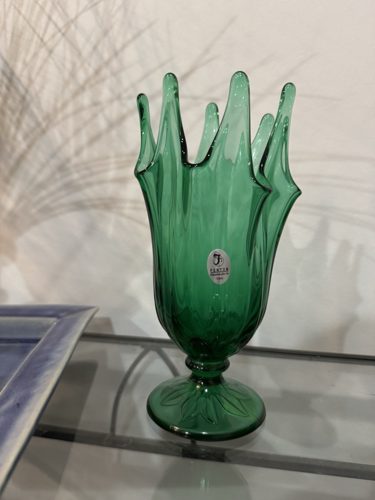 Vintage emerald-green Fenton art glass handkerchief vase 8 Point With Tags Vintage emerald-green Fenton art glass handkerchief vase 8 Point With Tags